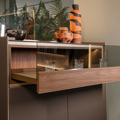 ODM Sala da soggiorno vetro Wine Display Cabinet In alluminio Inquadratto